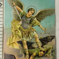 画像1: 【大きめサイズ】“大天使ミカエル”“キリスト教徒、兵士、警察官、パラシュート部隊の守護者、聖フランシスコ・ザビエルにより日本の守護者とも定められている。”ヴィンテージ ホーリーカード（グループ２４９）