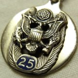 ヴィンテージ シルバー（銀製）アメリカ陸軍 ミリタリーイーグル ２５年在職記念 ペンダント １９ミリ