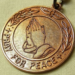 画像1: 《PRAY FOR PEACE 平和への祈り》アメリカ ヴィンテージ メダイ 26mm