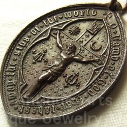 画像1: １８６２年　イギリス アンティーク ‘Confraternity of the Blessed Sacrament’（協会名：祝福された秘跡の友愛）ブロンズ メダル 32×47mm【バーゲン】【希少】《大型サイズ》