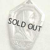 【極美形】フランス アンティーク 聖母マリア SILVER PLATED　メダイ 著名彫刻家Georges Contaux（コントー）作14×20mm