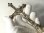 画像9: 【難有り】【バーゲン】“アール・ヌーヴォー・クラシカルな台座が魅力！”アメリカ アンティーク  自立クロス シルバーカラー 16.8cm