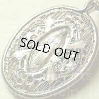 ヴィンテージ 透かしフレームの不思議のメダイ STERLING SILVER（銀９２５）25×36mm【バーゲン】