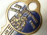 アメリカ ヴィンテージ SAN FRANCISCO WORLD'S FAIR (サンフランシスコ　ワールドフェアー) “key to treasure island 宝の島への鍵”1939-1940 記念キー【バーゲン】【参考画像・動画有り】 