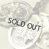ヴィンテージ STERLING SILVER（銀９２５）薔薇の３枚 透かし 不思議のメダイ 18×28mm【バーゲン】