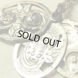 画像1: ヴィンテージ STERLING SILVER（銀９２５）薔薇の３枚 透かし 不思議のメダイ 18×28mm【バーゲン】