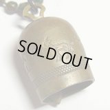 “幸運のお守りLUCKY CHARM”“米空軍パイロットの落ちないお守り 第二次世界大戦当時もの【幸運の象徴“羊”のイラスト】イタリア ヴィンテージ カプリ島 サン・ミケーレ(大天使ミカエル)ラッキーベル 25×16mm（検索ワード）合格祈願、受験お守り《バーゲン》