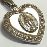 不思議のメダイ ハート形 ヴィンテージ 真珠貝とマーカサイト STERLING（銀925製）19×22mm O Mary, conceived without sin, pray for us who have recourse to thee. “ああ、けがれなくお宿りになられた聖マリア、我等の為にお祈りください。”【バーゲン】