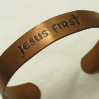 “Jesus first : イエス・キリストを中心に置くこと。”イエス・キリストの教えや模範に従い、彼を自分の人生の指針とすること。”アメリカ ヴィンテージ  カフ ブレスレット《SOLID COPPER（純銅）》【バーゲン】　