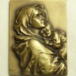 画像1: 【バーゲン】【大型サイズ】「La Madonnina」街角の聖母（Madonna of the Streets）ロベルト・フェルツィ画作、バルタザル・マヌエル・バストス彫刻作 メダル55×74mm　