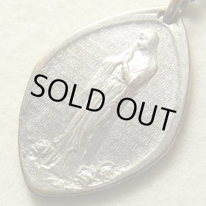 画像: 【バーゲン】【究極造形美】【大型サイズ】フランス アンティーク ルルドの聖母マリア SILVER PLATED Falize（ファリーズ・フルール）作1919年  メダイ 36×24mm (チェーン有。無し-300円引き）