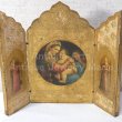 画像1: 【中型サイズ】イタリア アンティーク「聖母子の画家」ラファエロ・サンティ作『小椅子の聖母』３枚続きの祭壇画（高さ１７８ミリ）