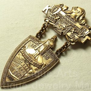 画像: アメリカ アンティーク フリーメイソン 1935年 K T (Knights Templar) テンプル騎士団 メダルバッチ 38×71mm