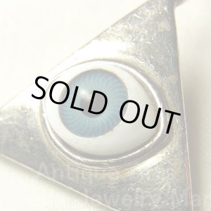 画像: アメリカ ヴィンテージ SILVER PLATED 青い瞳 プロビンスの目（all-seeing eye of God）ペンダント 30×31mm (チェーン有。無し-300円引き）