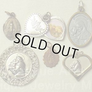 画像: 【バーゲン】【重い材質】アンティーク・ヴィンテージ・新品（未使用）聖マリア 不思議のメダイ・聖パドヴァのアントニオetc,メダイ ６個セット