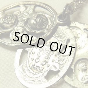 画像: ヴィンテージ STERLING SILVER（銀９２５）薔薇の３枚 透かし 不思議のメダイ 18×28mm【バーゲン】