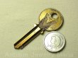 画像6: 【未使用・美品】アメリカ the Independent Lock Co.ヴィンテージキー、第二次世界大戦の勝利を願う“Ｖ(Victory)”/軍事鉱物節約“真鍮と鋼鉄”製 