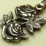 画像: ヴィンテージ STERLING SILVER(銀９２５) 【薔薇の２枚重ね】不思議のメダイ / 聖イエスみ心、聖クリストフォロ 17×24mm