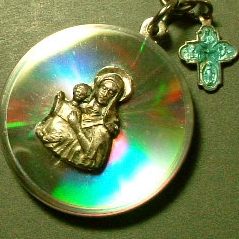 画像: 聖マリアのイメージの７色に輝くペンダントetcが入荷。