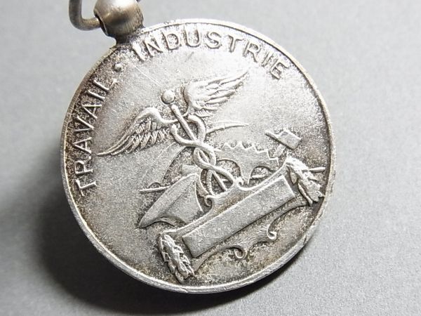 画像: フランス アンティーク フランスを象徴する自由の女神 マリアンヌ シルバーメダル / Adolphe Rivet 作 27mm(チェーン有。無し-300円引き）