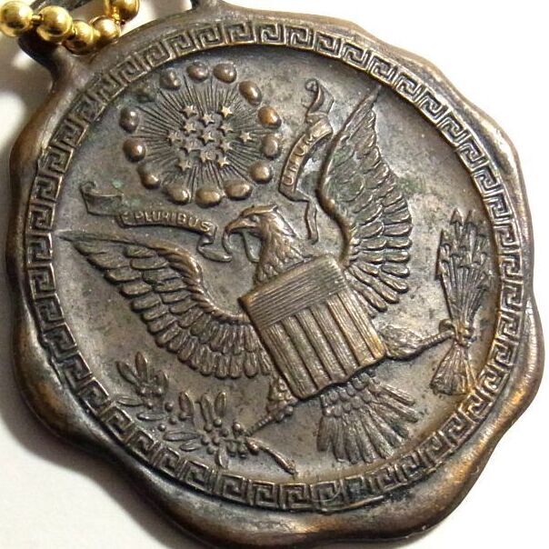 第二次世界大戦 当時もの ヴィンテージ アメリカ ミリタリー イーグル ウオッチフォブ(懐中時計の飾り) メダル ブロンズ製 37×42mm -  アンティークジュエリー・マリア
