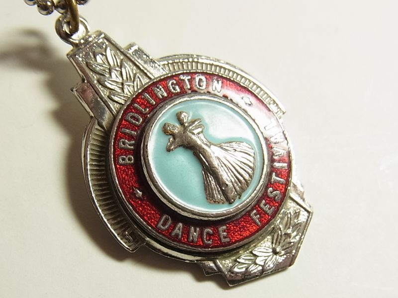 画像: イギリス ヴィンテージ 演舞会ダンス エナメルメダル　１９４０年代