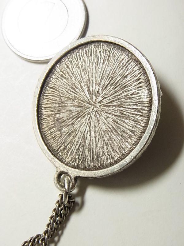 画像: ヴィンテージ SILVERPLATED パープルストーン プロビンスの目（all-seeing eye of God）ペンダント（チェーン付き）