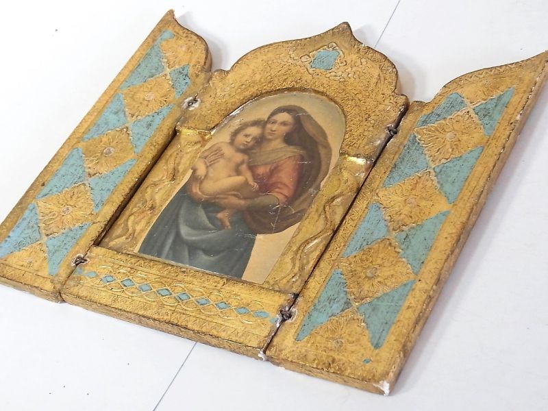 画像: 【小型サイズ】イタリア アンティーク  「聖母子の画家」ラファエロ・サンティ作『システィーナの聖母』３枚続きの祭壇画（高さ１４２ミリ）