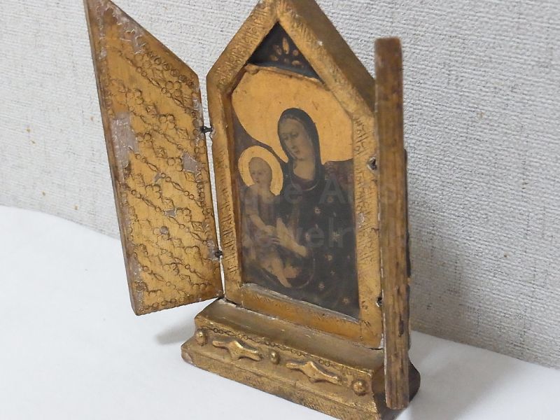 画像: 【小型サイズ】イタリア アンティーク “聖母子（中世）”３枚続きの祭壇画 （高さ１６２ミリ）