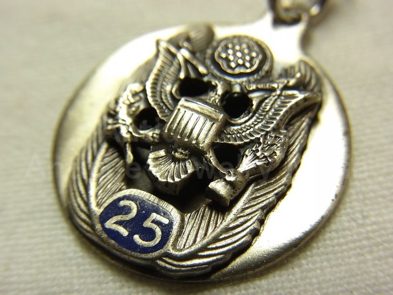 画像: ヴィンテージ シルバー（銀製）アメリカ陸軍 ミリタリーイーグル ２５年在職記念 ペンダント １９ミリ