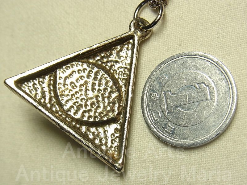 画像: アメリカ ヴィンテージ SILVER PLATED 青い瞳 プロビンスの目（all-seeing eye of God）ペンダント 30×31mm (チェーン有。無し-300円引き）