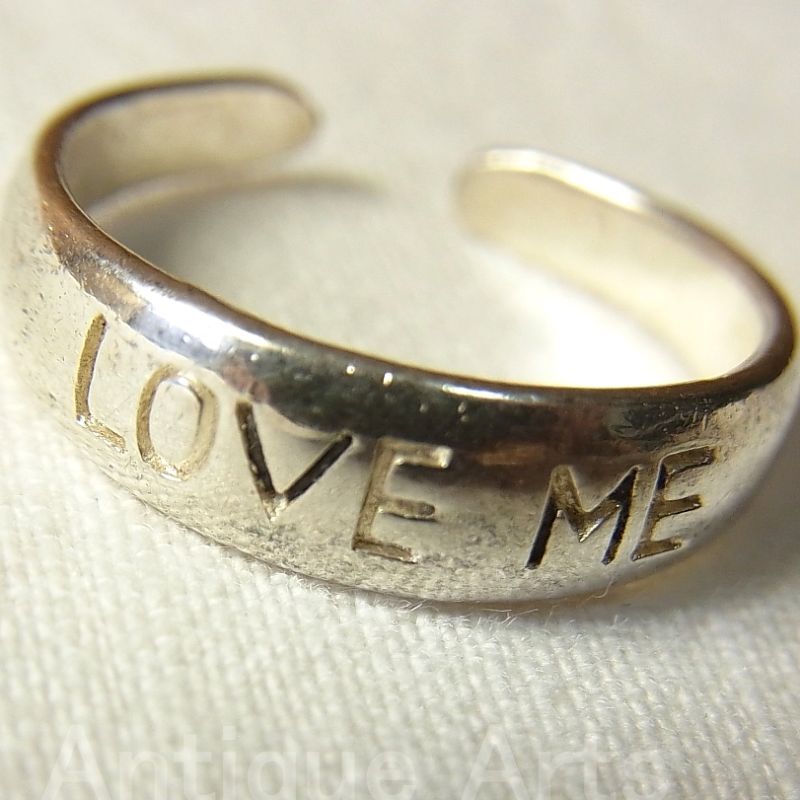 画像1: "LOVE ME : 自己愛と愛の象徴。自分自身を愛し、愛される喜びを! "ヴィンテージ STERLING シルバー（銀925）メッセージ カフリング リングサイズ:１１号