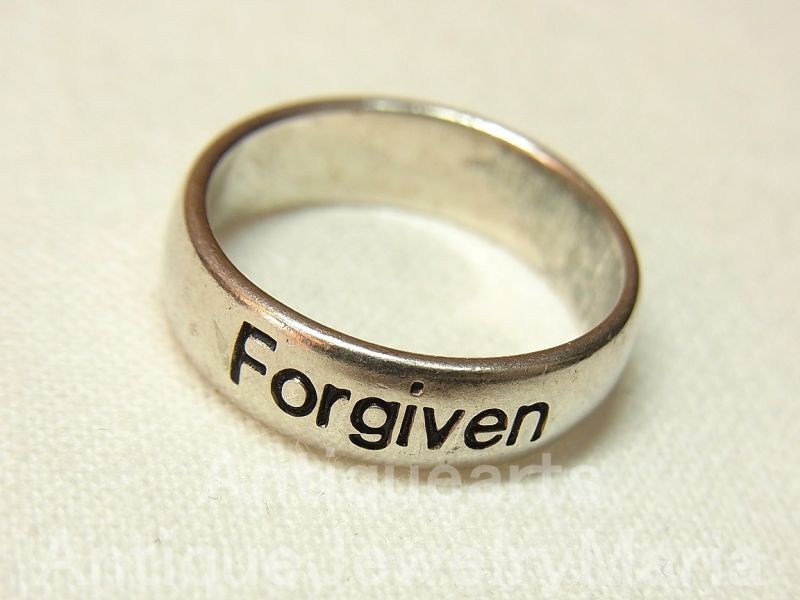 画像: “Forgiven（許された）」は神からの赦しを示す言葉:過去の過ちや罪から解放され、新たな人生への希望と前向きな未来を示す。”ヴィンテージ シルバー（銀925製）リング  サイズ：９号