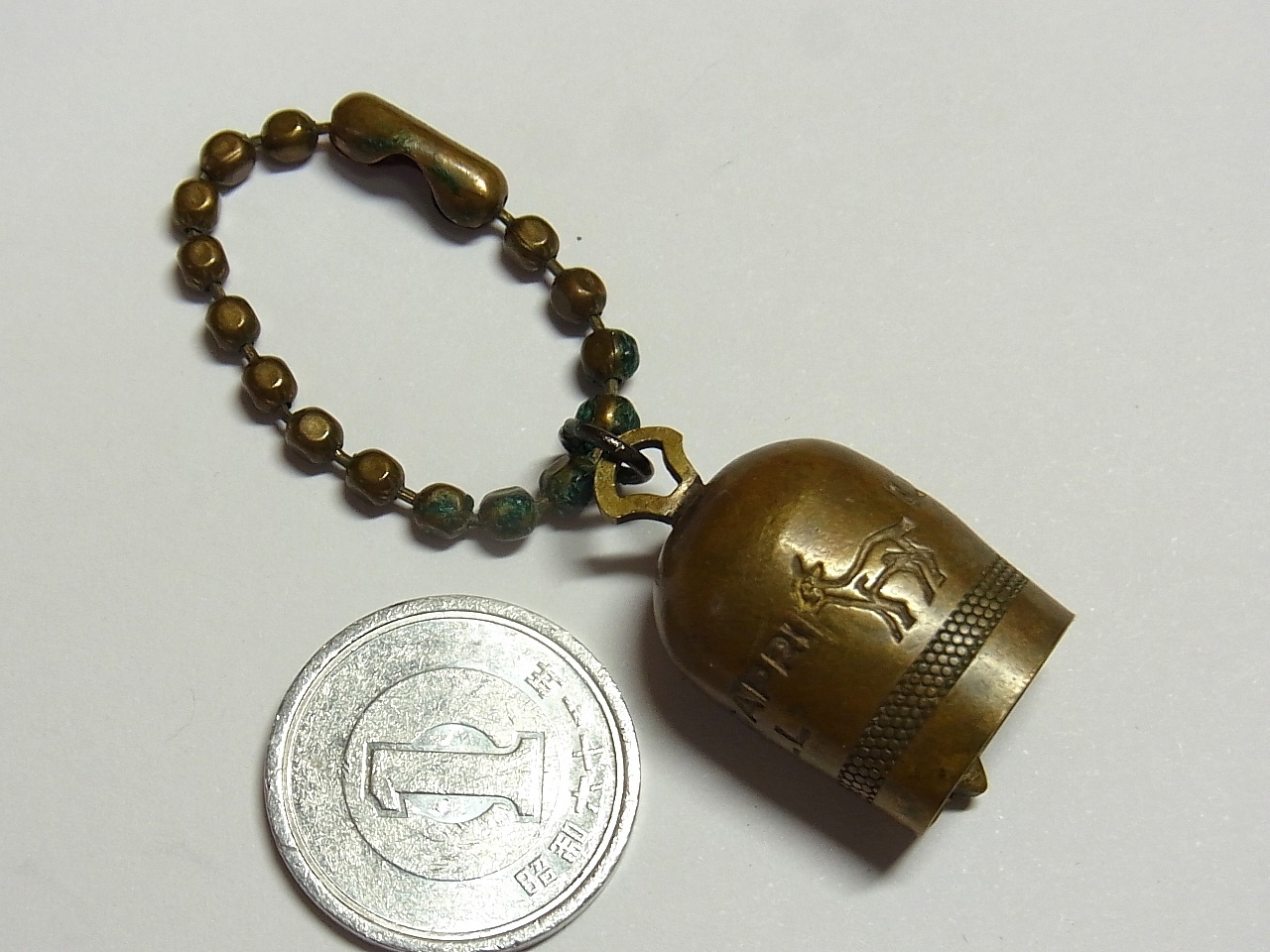 画像: “幸運のお守りLUCKY CHARM”“米空軍パイロットの落ちないお守り 第二次世界大戦当時もの【幸運の象徴“羊”のイラスト】イタリア ヴィンテージ カプリ島 サン・ミケーレ(大天使ミカエル)ラッキーベル 25×16mm（検索ワード）合格祈願、受験お守り《バーゲン》