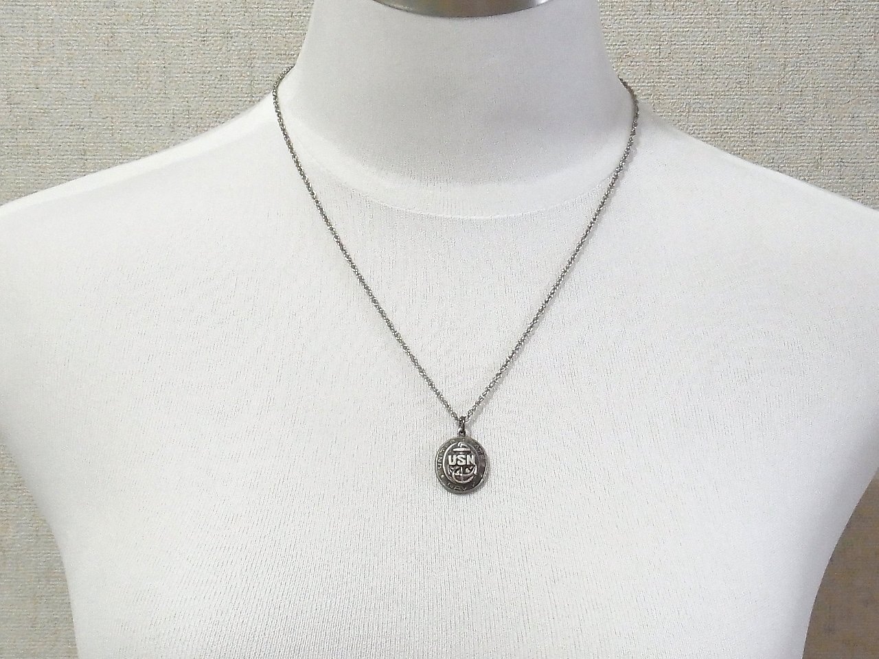 画像: 第二次世界大戦当時もの USNアメリカ海軍 SILVER(銀製) ペンダント18×23mm【バーゲン】