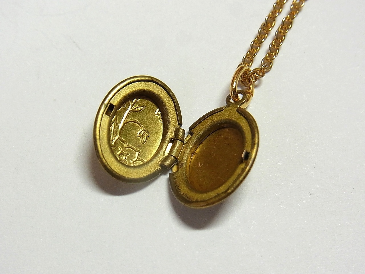 画像: “永遠の愛” “誠実” 桔梗（キキョウ）Balloon Flower アンティーク ミニ ロケット 11×16mm