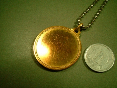 画像: ベルギー ヴィンテージ 月桂樹の冠を持つ天使のメダル 32×32mm(チェーン有。無し-300円引き）